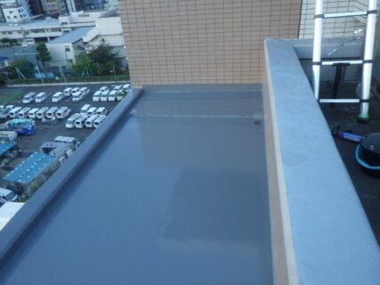 横浜市西区で分譲マンションの庇からの漏水対応工事