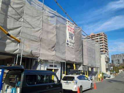 藤沢市でALCの外壁塗装改修工事及び屋上防水着工
